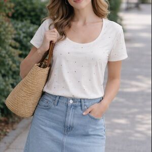 ST JOHN SPORT White Short Sleeve Top with Subtle Embellishments